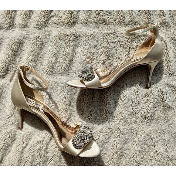 Badgley Mischka Ivory Odalis Ornamented Evening Sandals, Sz 9.5 LEFT & 8.5 RIGHT - Picture 5 of 14